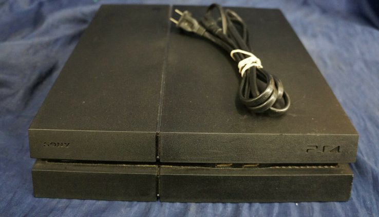 Sony PlayStation 4 CUH-1215A 500GB Sad Console Gaming Physique Solely