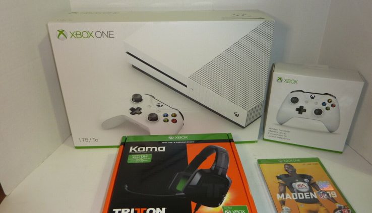 Xbox One S 1TB Bundle with 2 Controllers / MADDEN 19 / KAMA TRITON HEADSET NEW !
