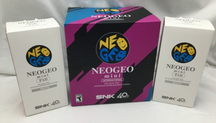 SNK Neo Geo Mini Console with 40 games + 2 Controllers