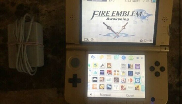 Tale Of Zelda Nintendo 3DS XL W/ Video games (Fire Save, SSB, Extra)