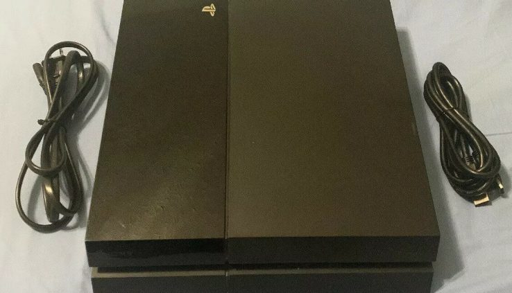 Sony PlayStation 4 PS4 CUH-1001A 500GB Video Sport CONSOLE ONLY