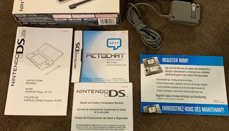 Nintendo DS Lite Intention CIB Complete In Field