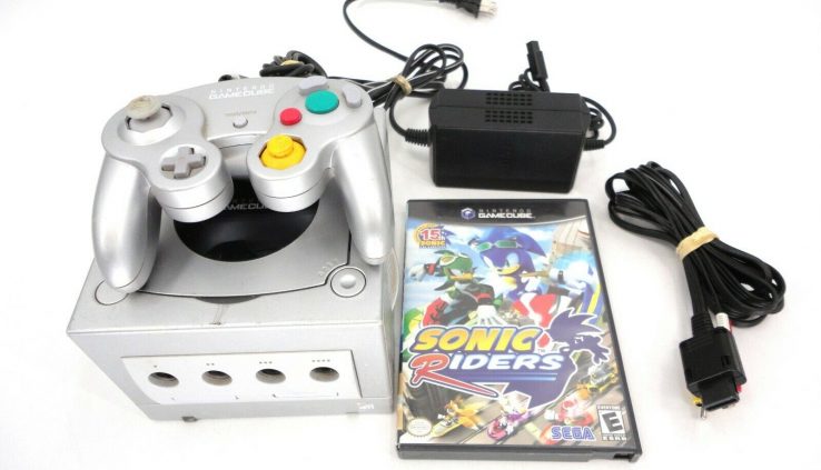 SILVER NINTENDO GAMECUBE WITH CORDS 1 CONTROLLER & 1 GAME – SONIC RIDERS