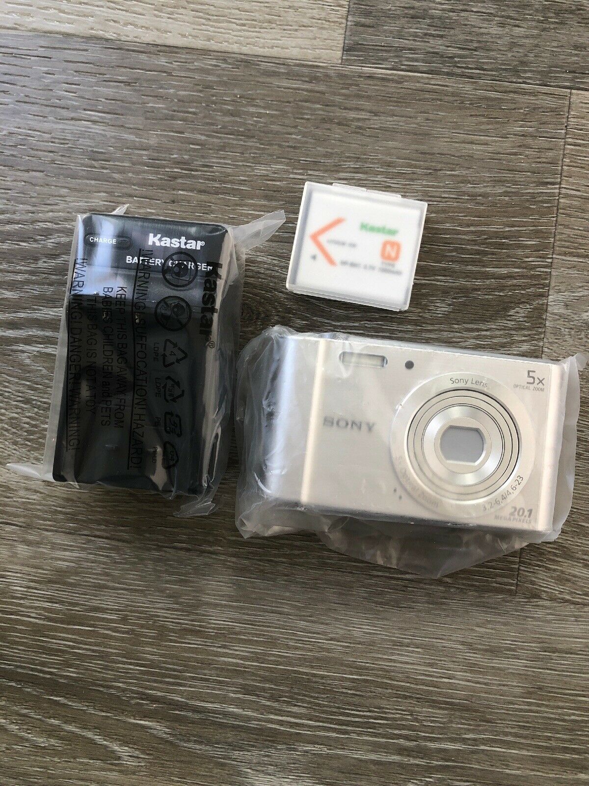 Sony Cybershot DSCW800 20.1MP Digital Camera 5x Optical Zoom Silver