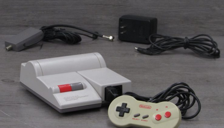 Nintendo Leisure System NES-101 Video Sport Console W/Controller