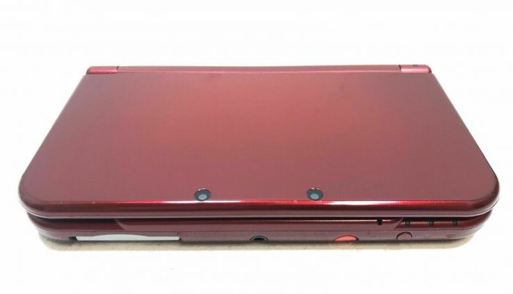 Nintendo 3DS XL sport System – Red with its stylus pen