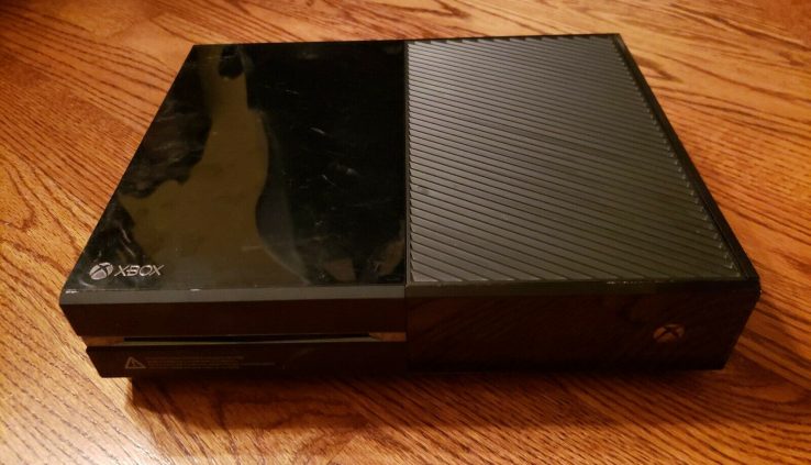 Xbox One console 500gb fully working
