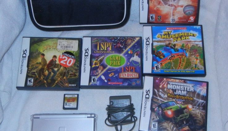 Nintendo DS Lite  Silver Handheld Machine Lot With 6 Games & Lumber Case