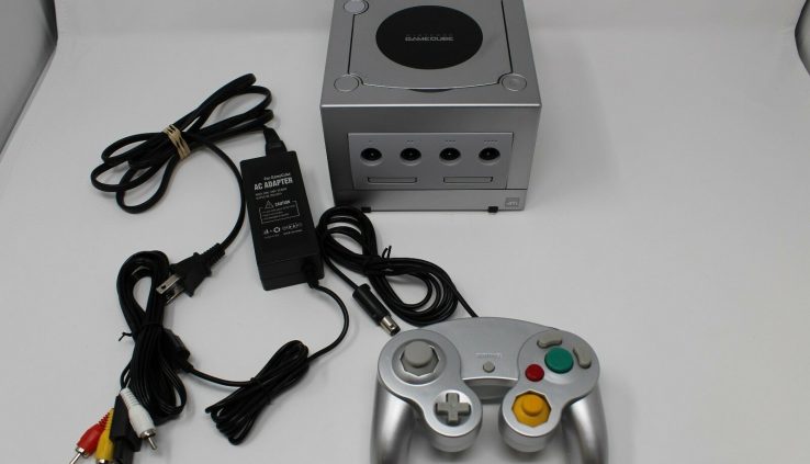 Nintendo Gamecube GC Platinum Silver Console w/ 1 Controller, and Hookups
