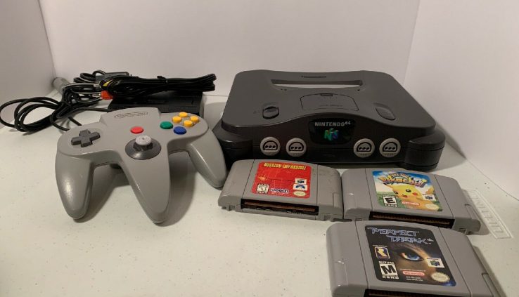 Nintendo 64 Video Game Console Lot of three Video games  1 Controller N64
