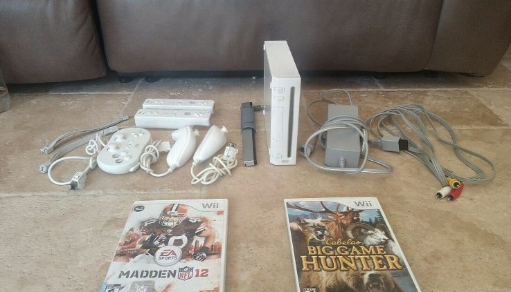 Nintendo Wii System Console 3 Controllers, Nunchuks Gamecube – Bundle/Lot OEM