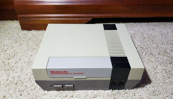 Nintendo Entertainment Map CONSOLE ONLY NES-001 Tested & Working