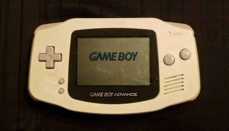 Nintendo Gameboy Come Handheld System AGB-001 – Arctic White