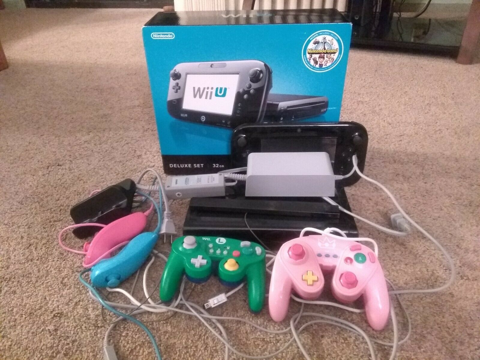 WII U 32 GB CONSOLE BUNDLE 2012 HARDWARE AND CONTROLLERS with numb