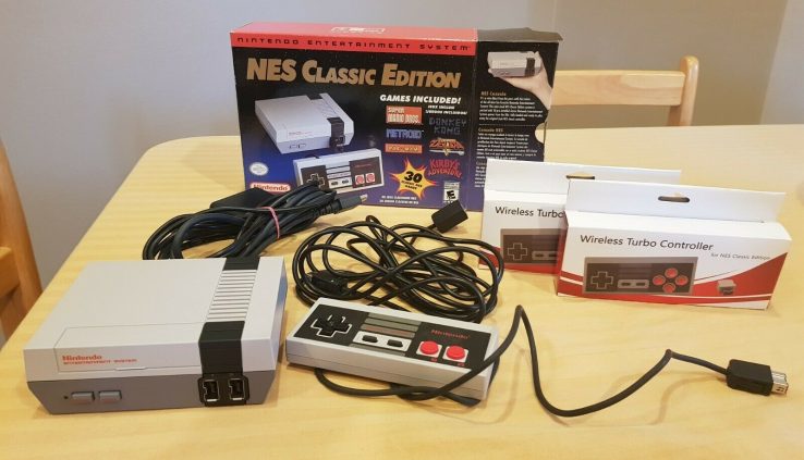 Nintendo NES Traditional Edition Console PLUS Extender Cable & Wireless Controllers