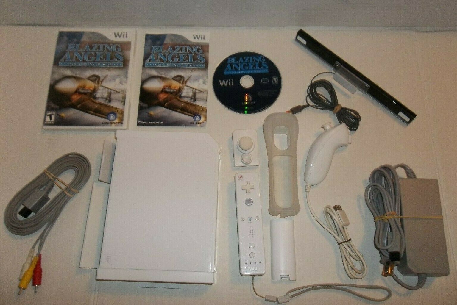 NINTENDO WII Console Device RVL001 GAMECUBE COMPATIBLE GAMESTOP
