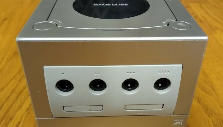 NINTENDO GAMECUBE CONSOLE ONLY DOL-101 (USA) 2001 SILVER (PLATINUM) TESTED