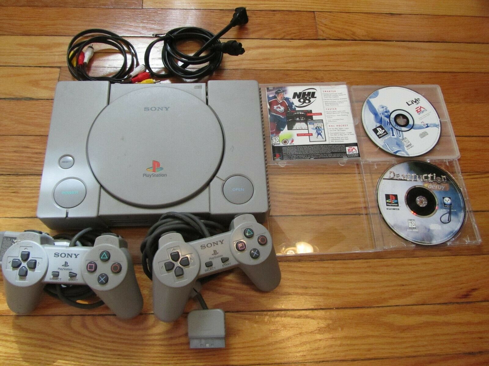 Customary Sony PlayStation 1 SCPH-1001 2 controllers NBA are living ...