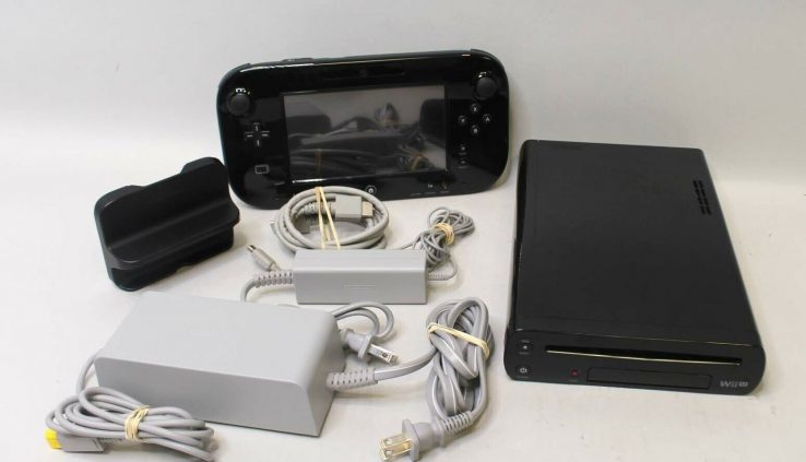 Nintendo WiiU 32GB Deluxe Console Bundle WUP-101(02) – Gloomy TESTED