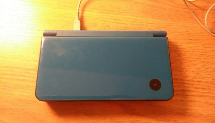 Nintendo DS I lx with charger tested works
