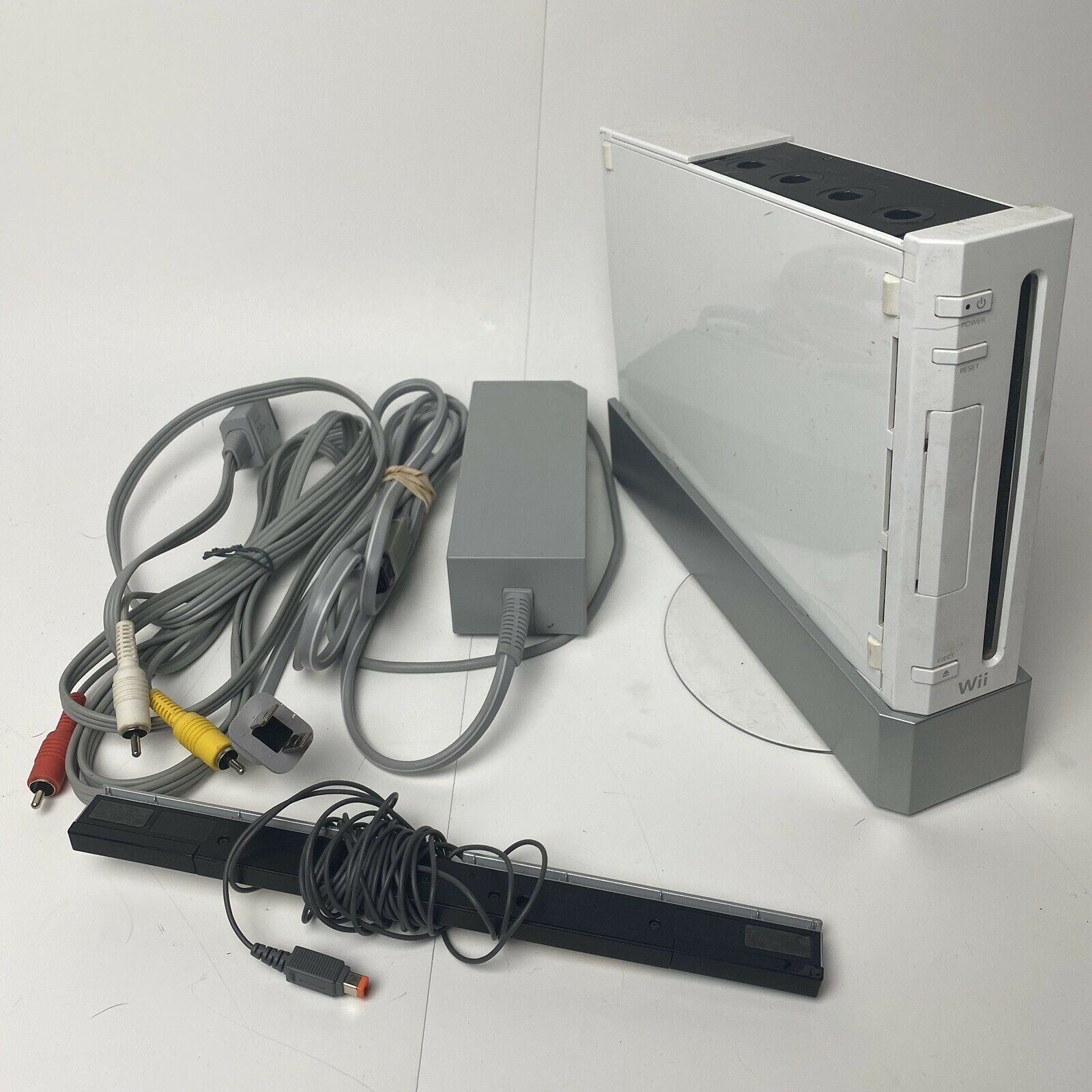 NINTENDO Wii BUNDLE RVL-001 WHITE GAME CONSOLE W/ CORDS GAMECUBE ...