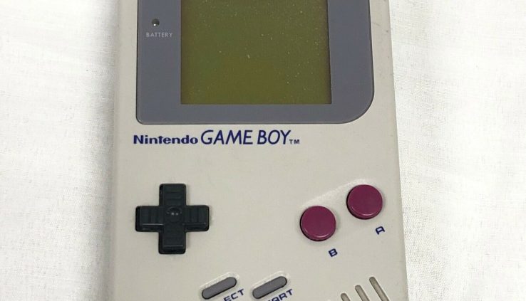 Dilapidated Nintendo Gameboy Tested & Working Lines in Screen DMG-01 1989 NO Batteries