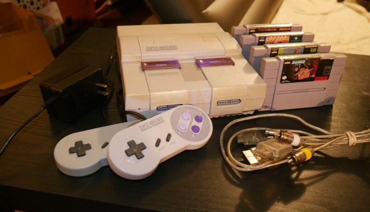 SNES 1 Chip-01 With 2 Controllers And 4 Games