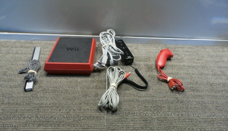 Nintendo Wii Mini 8GB Pink Console