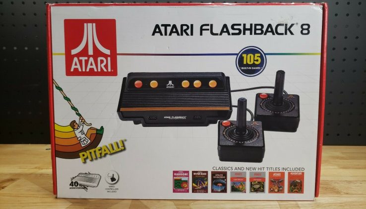 ATARI Flashback 8 AR3220 Classic Console 105 Constructed-in Games 2 Controllers Complt