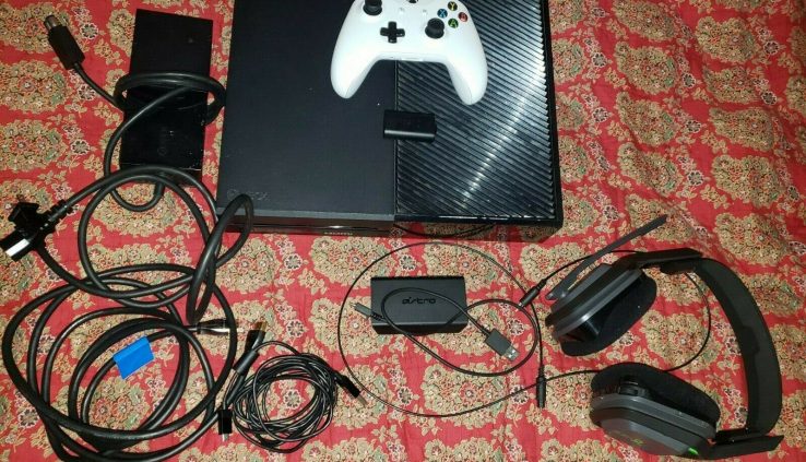 Xbox One 500 GB Console – Shaded