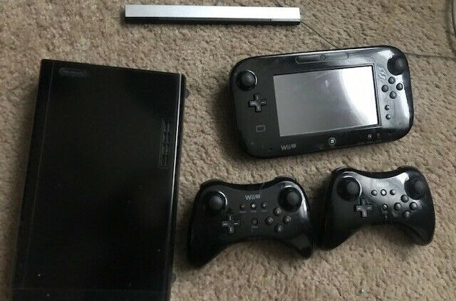 Nintendo WUPSKA52 32GB Entire Console – Sunless- Comprises 2 Wi-fi Controllers
