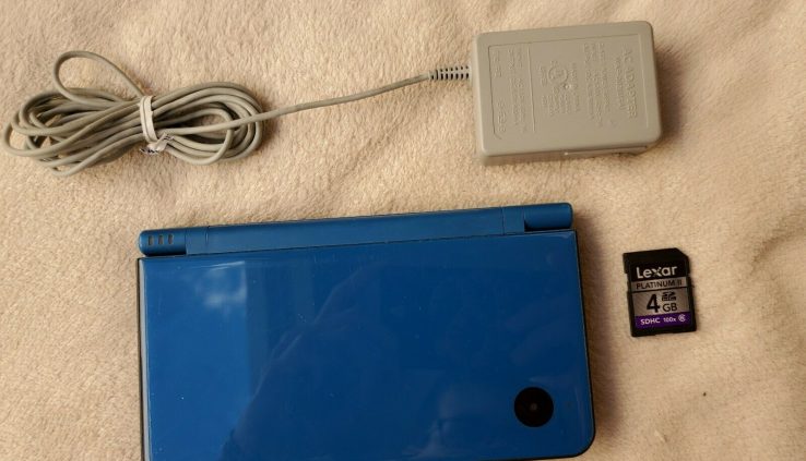 Nintendo DSi XL Blue Handheld System With Charger & 4GB SD Card. No Stylus