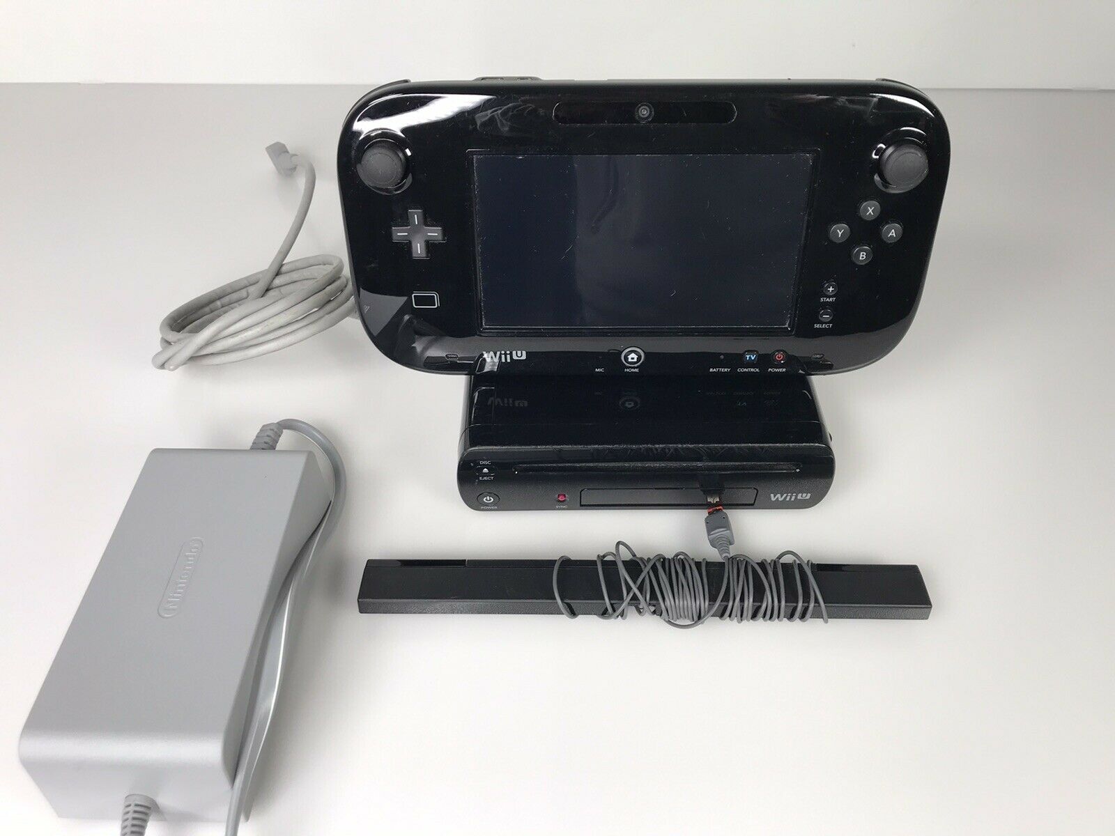 Wii U GAMING CONSOLE DELUXE SET with CORDS INCLUDED. WOW! LOOK