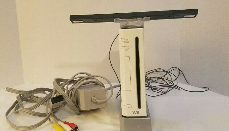 Nintendo Wii Console plays gamecube & wii games. Av cable, sensor, stand and AC