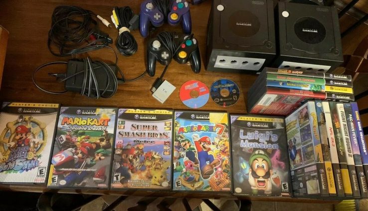 Nintendo GameCube Lot DOL-001 Console & (18) Video games With (2) Controllers Mario