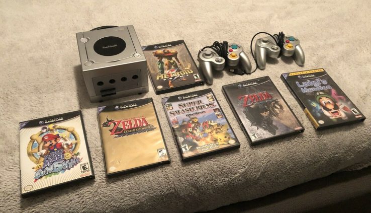 GameCube platinum with Controllers and Video games