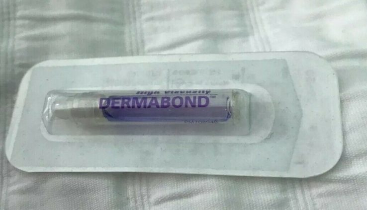 Dermabond DHVM12 Topical Skin Adhesive Mini (expire 2021)