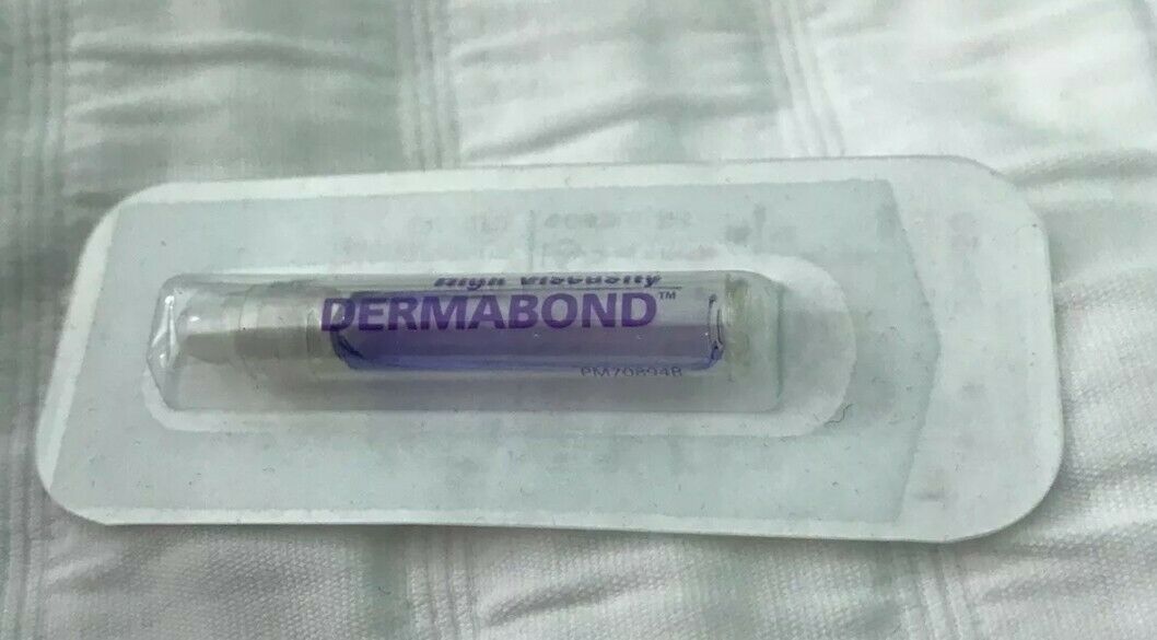 Dermabond DHVM12 Topical Skin Adhesive Mini (expire 2021)