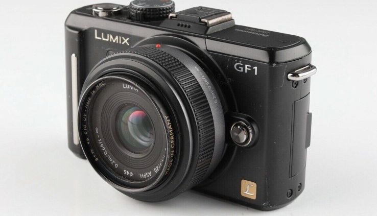Panasonic LUMIX DMC-GF1 12.1MP Digital Camera (Equipment w/ 20mm Lens) EX Conditi
