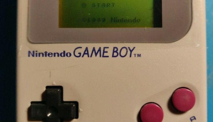 Nintendo Game Boy Gray Handheld Gadget Working  DMG-01 Contemporary Lens Console