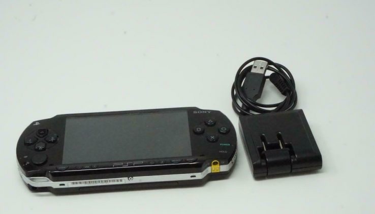 Sony PsPortable PSP-1001 Gaming Console Passe Very Correct Dark B1284