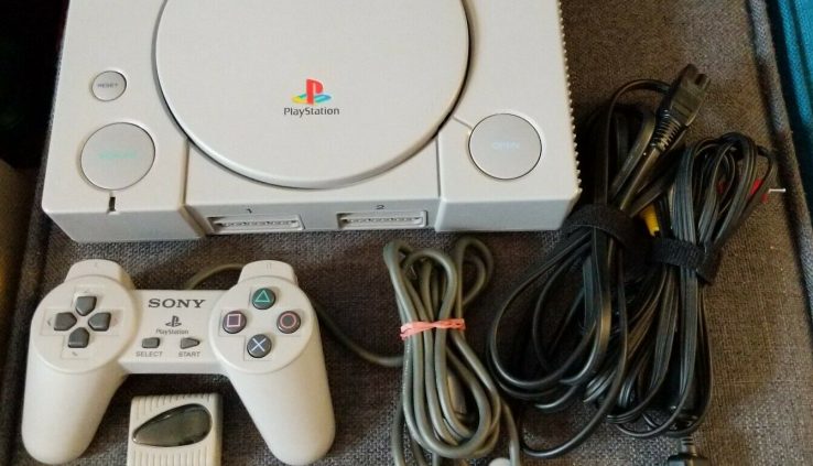 Sony PlayStation 1 console (SCPH-5501) NTSC with Set Free hardmod