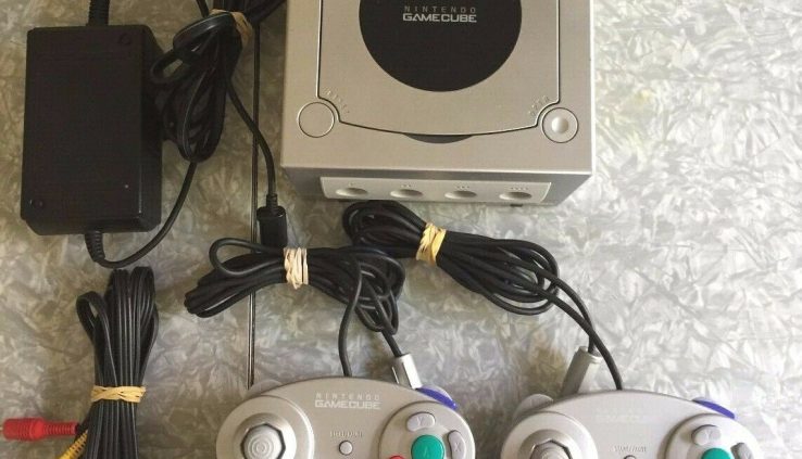 Nintendo GameCube Platinum Console DOL-101 USA w/ 2 Controllers + Cords