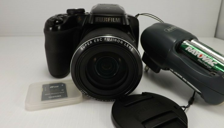 Fuji Finepix S8200 16mp 40X Zoom Beefy HD Digital Camera and Accessories