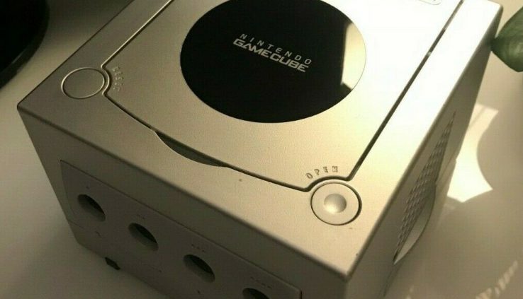 Nintendo Gamecube DOL101 – Very unbiased correct Condition Silver CONSOLE ONLY