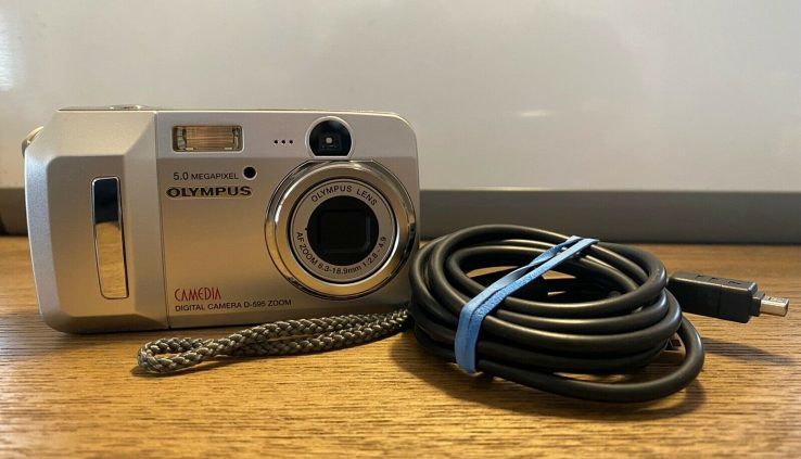 Olympus Camedia D595 5MP Digital Digicam with 3x Optical Zoom with USB Cable