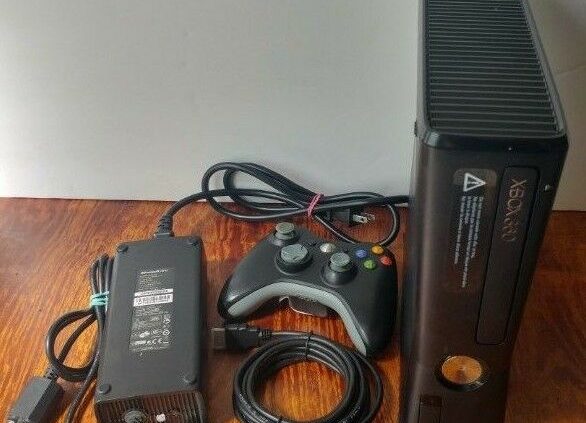 Microsoft XBox 360 S Slim 4 GB Draw Console HDMI 4GB With Bundles Kinect senso