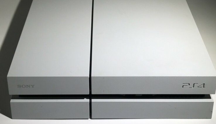 Sony PS4. 500 GB- Future White Edition