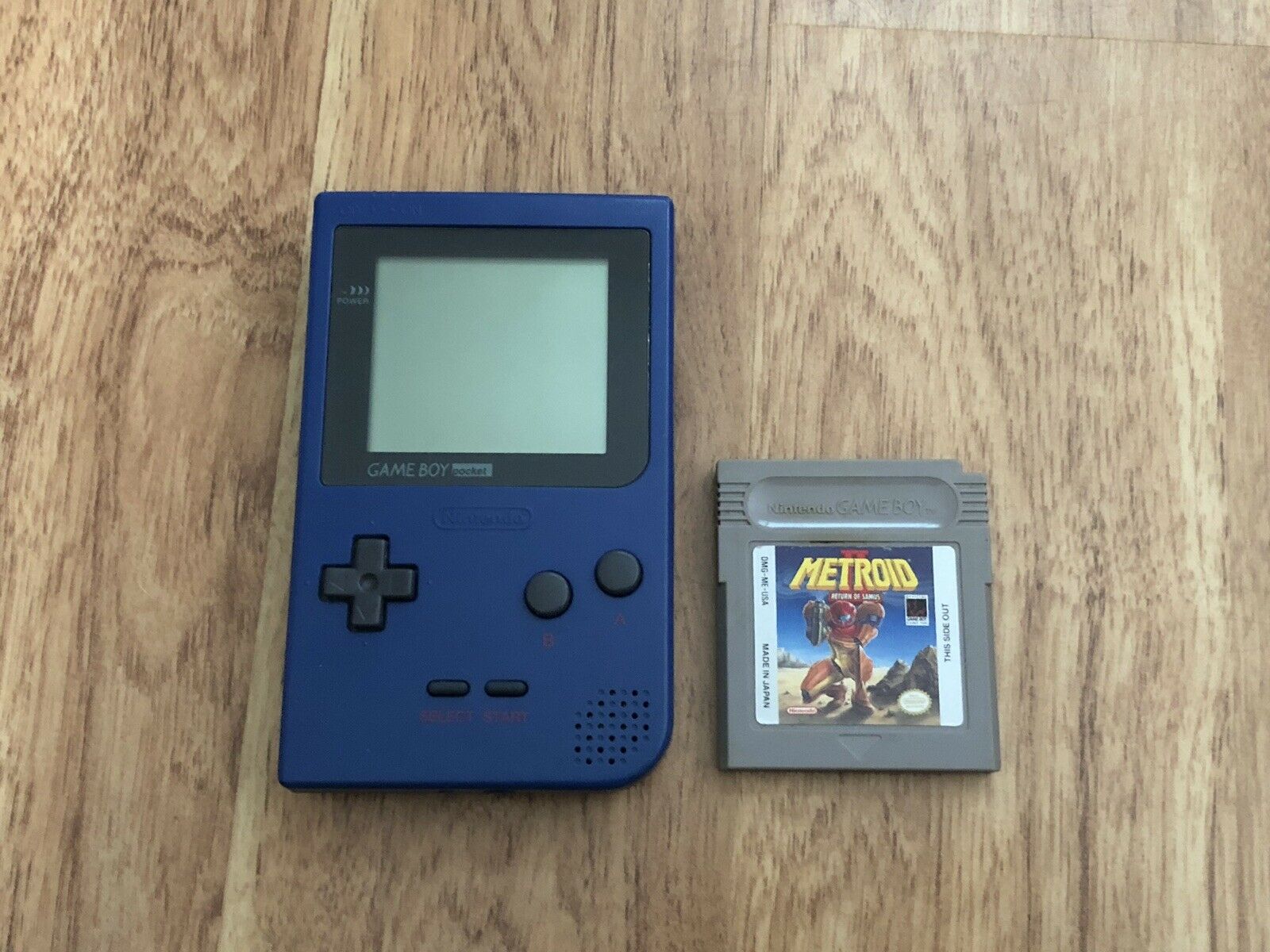 Nintendo Game Boy Pocket  Blue w Metroid II Case 