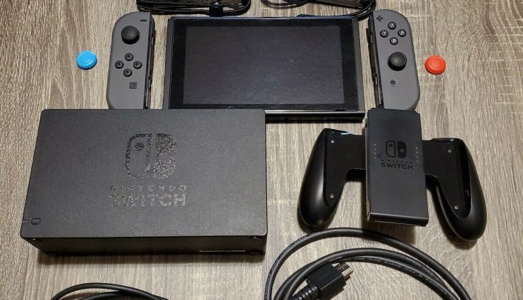 Nintendo Swap 32GB Grey Console (with Grey Joy-Cons) Outdated